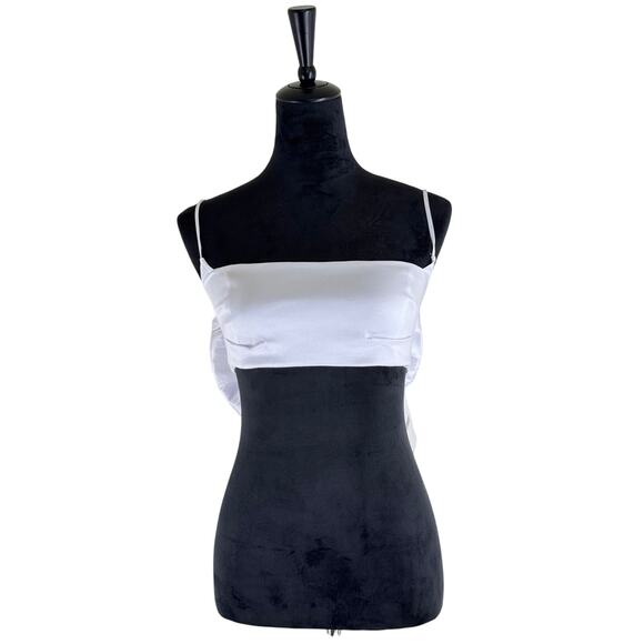 Revolve Nookie Reese White Crop Tank Top Bow Detail Back Sz M NWT - Picture 4 of 12
